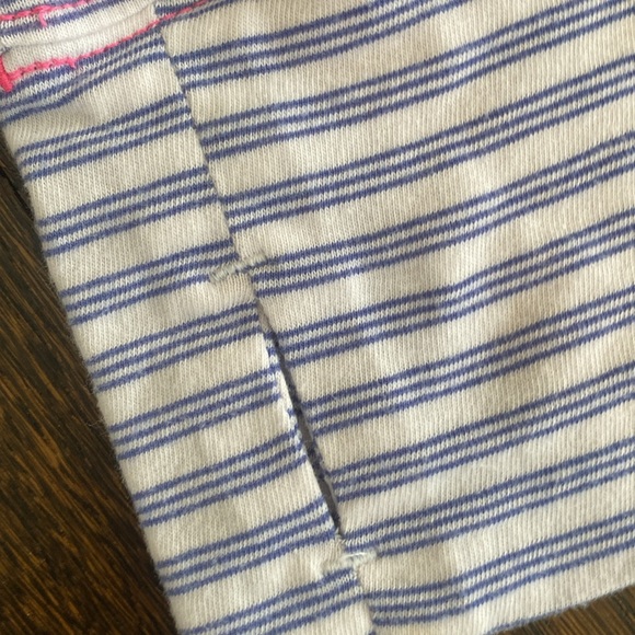 Vineyard Vines. Striped Lightweight Hooded Shirt with Thumb Slits. Size Large. - Picture 4 of 7